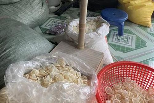 Sử dụng bao cao su tái chế nguy hiểm như thế nào?