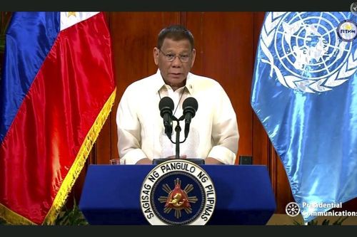 Ông Duterte thay đổi: Cứng rắn với Trung Quốc, xích lại gần Mỹ