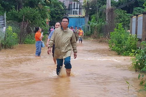 Lũ dâng cao, Bình Phước di dời hàng trăm người, nhiều căn nhà bị ảnh hưởng