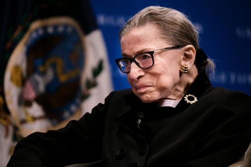 Ông Trump quyết chọn thẩm phán mới, tiền ủng hộ đổ về đảng Dân chủ