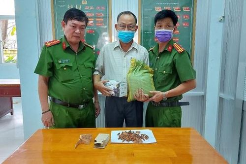 Công an quận 12 dùng Zalo vận động người dân giao nộp vũ khí