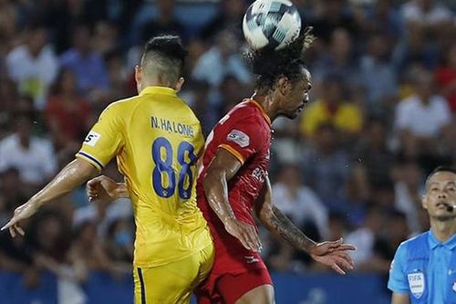 Trọng tài số 1 V-League bắt trận đấu của Công Phượng