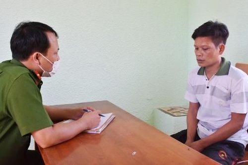 Chồng bép xép, vợ 'ăn' dao