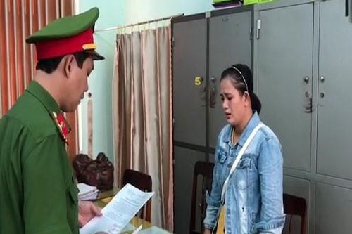 Quảng Ngãi: Khởi tố chủ tịch và kế toán xã ăn chặn tiền hỗ trợ hộ nghèo