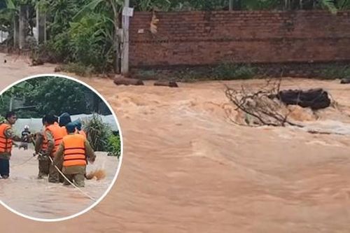 Bình Phước di dân vì nước bất ngờ dâng cao gần 2m