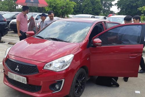 Khách Việt mòn mỏi chờ tìm nguyên nhân cháy nội thất xe Mitsubishi Attrage