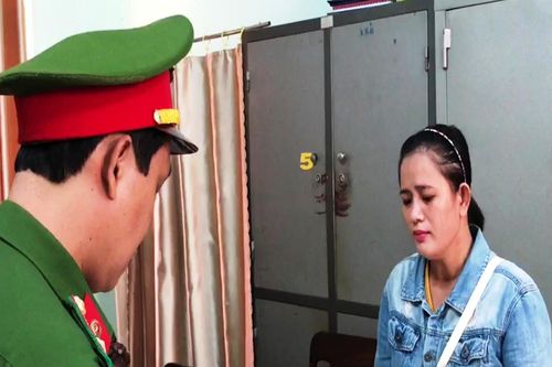 Khởi tố Chủ tịch xã và kế toán vì 'ăn chặn' tiền hỗ trợ người nghèo