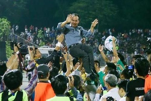 Vì V-League, HAGL hãy chơi đẹp như... bầu Đức