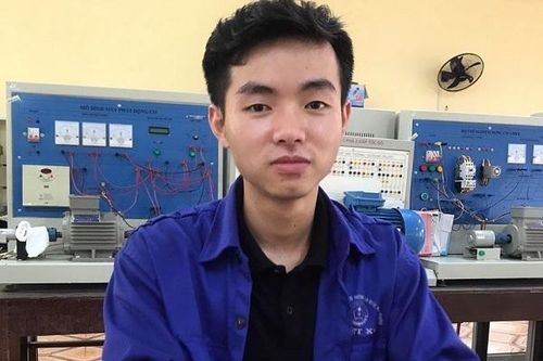 Nhờ dì chọn hộ trường nghề, chàng trai 9X bất ngờ mê học đến bỏ game