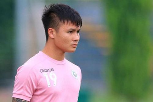 Quang Hải bất ngờ phải tập riêng; Nữ cầu thủ Huỳnh Như sẽ sang Bồ Đào Nha chơi bóng