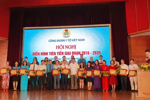 Lan tỏa rộng rãi những tấm gương điển hình trong ngành y tế