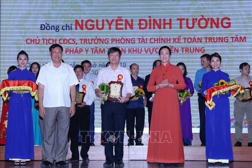 Tuyên dương 25 tập thể, 85 cá nhân điển hình tiên tiến ngành Y tế