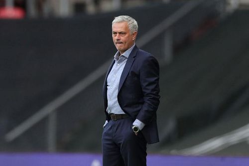 Cử chỉ ấm áp của Mourinho khiến dân mạng hết lời cảm phục
