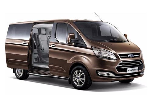 Ford Tourneo giảm giá 60 triệu đồng để cứu vãn doanh số