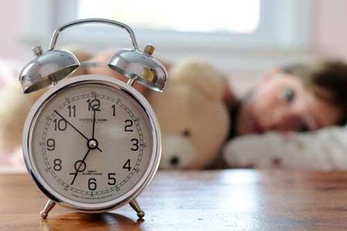 Tuyệt đối không để 3 thứ này ở đầu giường, kẻo tổn hại sức khỏe, thậm chí là mất mạng