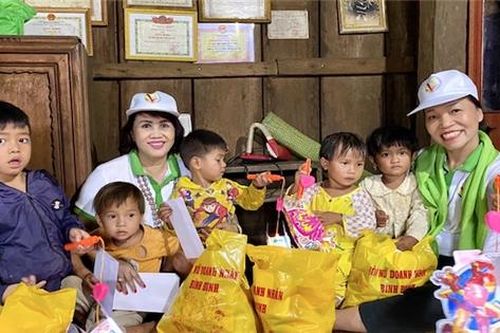 Hội nữ doanh nhân Bình Định lan tỏa tình yêu và sự tử tế mùa trung thu