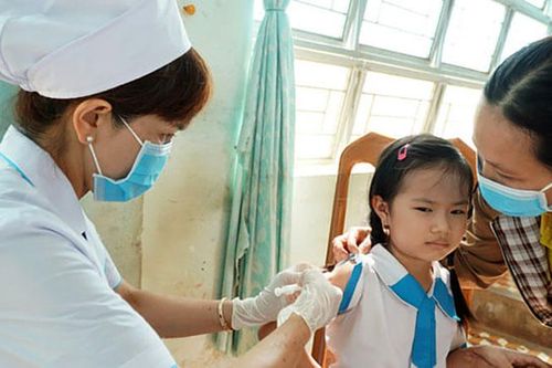 Giám sát, xử lý triệt để các ổ dịch sốt xuất huyết, bạch hầu