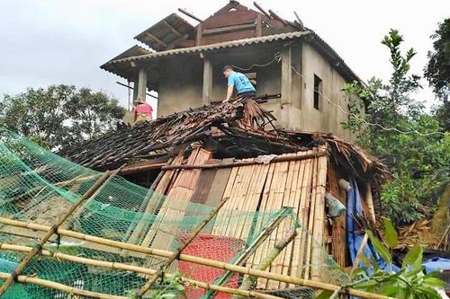 Bảo Yên, Bắc Hà: Hỗ trợ các gia đình bị thiệt hại do dông lốc, mưa lũ