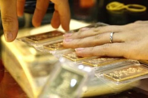 Giá vàng hôm nay 24-9: Giảm mạnh, giới đầu tư bán tháo