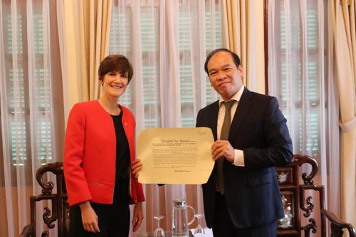 Tân Tổng lãnh sự Anh Emily Hamblin chính thức bắt đầu nhiệm kỳ