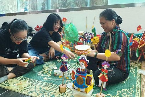 Nhiều hoạt động văn hóa 'giữ lửa Trung thu' hấp dẫn