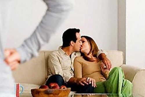 Hóa ra chiều cao quyết định rất lớn đến việc đàn ông ngoại tình