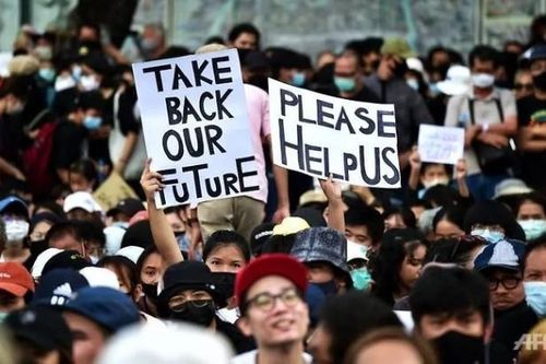 Các cuộc biểu tình chặn đường phục hồi kinh tế của Thái Lan