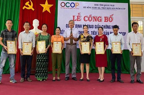Quảng Ngãi: Trao chứng nhận OCOP cho các sản phẩm đầu tiên