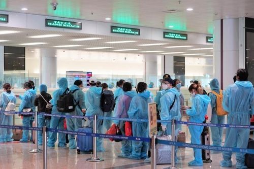Chuyến bay thương mại quốc tế đầu tiên về Việt Nam