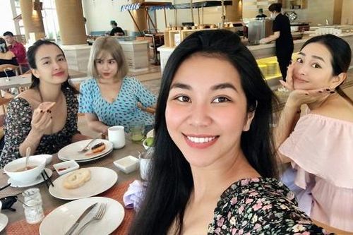 Thái Trinh nhập viện vì ngộ độc thực phẩm