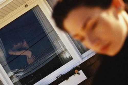 Vợ khóc nghẹn nhìn chồng bất chấp lao 'như thiêu thân' vào cuộc tình với bà chủ trẻ