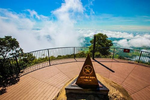 Về 'đất Thánh' Tây Ninh trải nghiệm đêm hội trăng rằm mới lạ