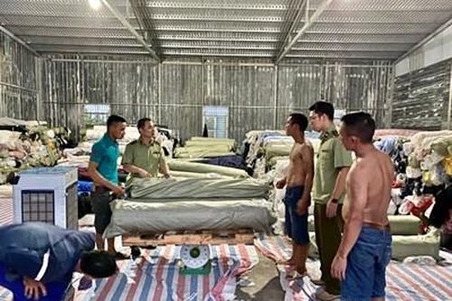 Từ kiểm tra phương tiện phát hiện hơn 83.000 kg vải lậu