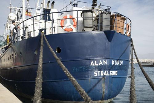 Tàu Alan Kurdi chở 125 người di cư được phép cập cảng Italy