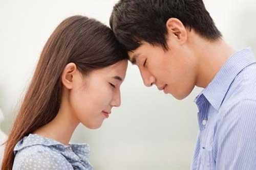 Ngày ra tòa ly hôn chồng khệ nệ chở đến một món quà khổng lồ tặng vợ, nhìn rõ thứ dưới tấm vải phủ, cô bật cười quay vào rút đơn
