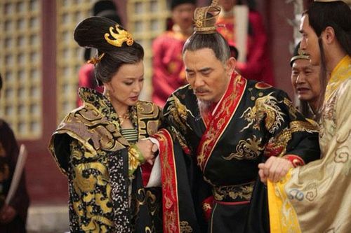 Phải thị tẩm có khi lên tới 9 phi tần mỗi đêm, ngay đến Hoàng đế cũng đau đầu nghĩ cách 'cáo ốm'