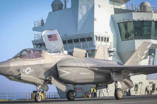 F-35B của Thủy quân lục chiến Mỹ hoạt động trên tàu sân bay HMS Queen Elizabeth