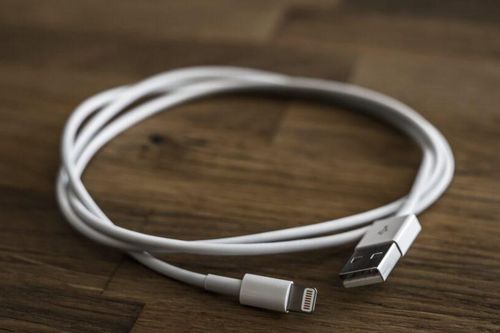 Cảnh giác với cáp Lightning giả có thể hack máy tính và điện thoại Apple