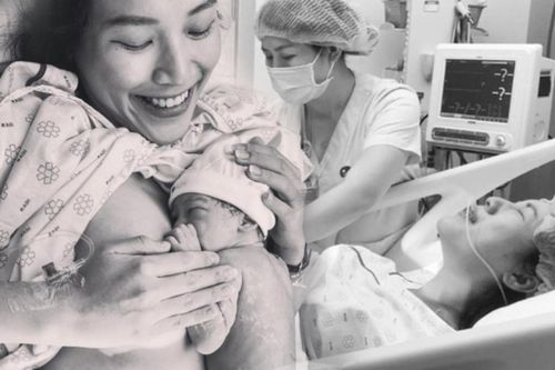 MC Hoàng Oanh chia sẻ loạt khoảnh khắc lúc 'vượt cạn' con trai đầu lòng khiến nhiều người xúc động
