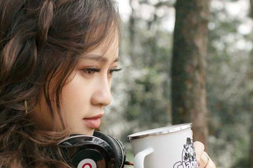 Ca sĩ Khánh Linh: 'Chim họa mi' tự do trong cánh rừng của tình yêu, hạnh phúc