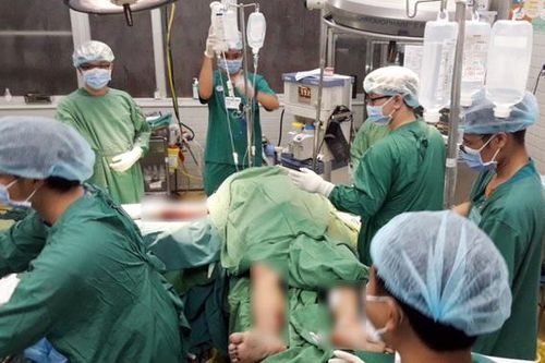 Hoàn cảnh khó khăn của thanh niên tử vong trong vụ cây đổ ở TPHCM