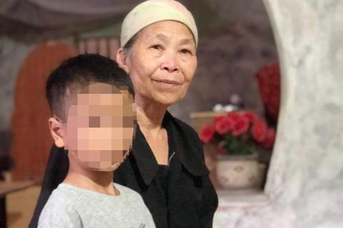 Bé trai 9 tuổi bị bạo hành ở Hưng Yên: Tinh thần vẫn hoảng loạn, đêm nào cũng mơ bị bố đuổi đánh