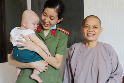Mái ấm An Lạc của những đứa trẻ bị bỏ rơi trước cổng chùa
