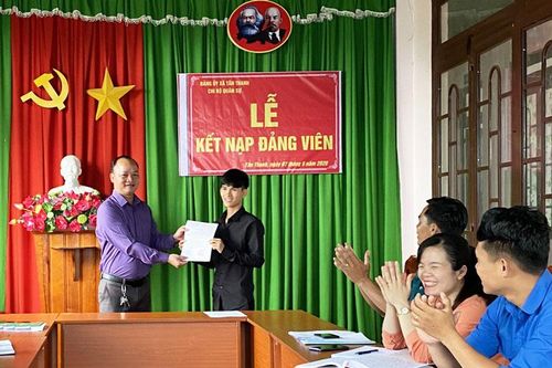 Chú trọng nâng cao chất lượng sinh hoạt chi bộ