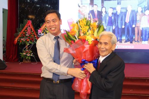 Gặp mặt thanh niên là con của chiến sĩ cách mạng bị địch bắt tù đày tỉnh Quảng Trị