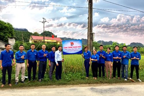 Huyện đoàn Hàm Yên bàn giao công trình thanh niên chào mừng đại hội Đảng