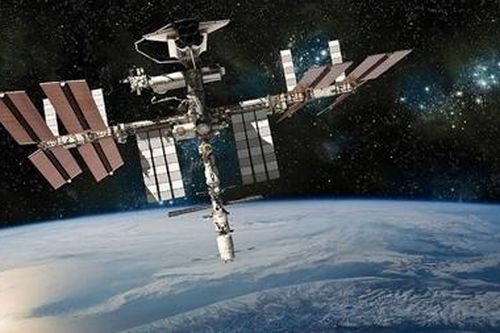 Trạm vũ trụ ISS bị 'thủng'