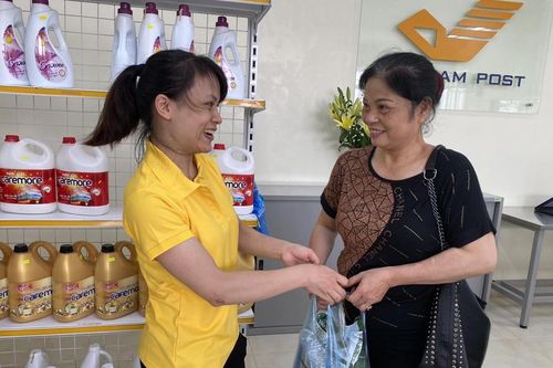 Khai trương mô hình bưu điện mới tại xã Xuân Sơn (thị xã Sơn Tây)