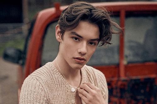 Louis Partridge - Nam thần tuổi teen mới nổi của bom tấn 'Enola Holmes' là ai?