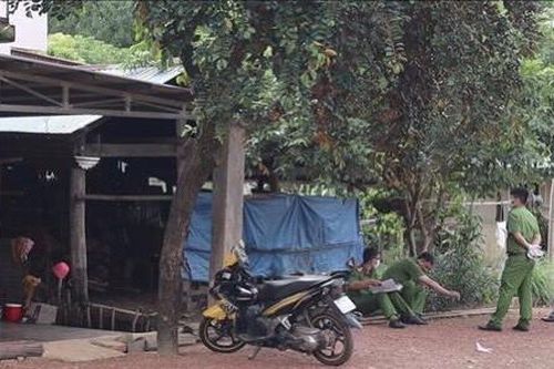 Qua nhà hàng xóm nhậu, người phụ nữ bị chồng cũ đâm chết